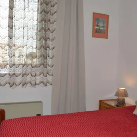 Familial Proche Avec Terrasse, Parking Prive, Au Grau-du-roi - Fr-1-250-136 Lejlighed Le Grau-du-Roi