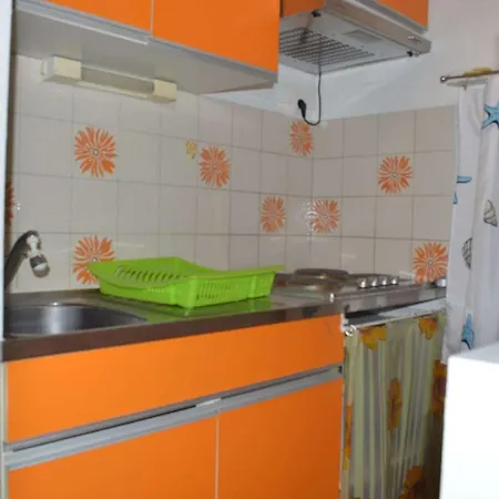 Familial Proche Avec Terrasse, Parking Prive, Au Grau-du-roi - Fr-1-250-136 Lejlighed Le Grau-du-Roi