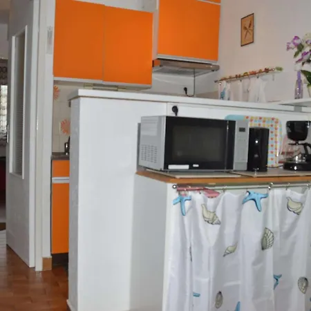 Familial Proche Avec Terrasse, Parking Prive, Au Grau-du-roi - Fr-1-250-136 Apartmán *